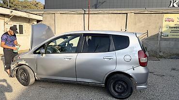 бензин сатам: Honda Fit: 2003 г., 1.3 л, Вариатор, Бензин, Хетчбек — 3