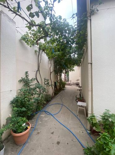 Həyət evləri və villaların satışı: Suraxanı 4 otaqlı, 146 kv. m, Orta təmir — 20