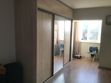 стол директора: Купе шкаф, Колдонулган, Күзгүсү менен, МДФ