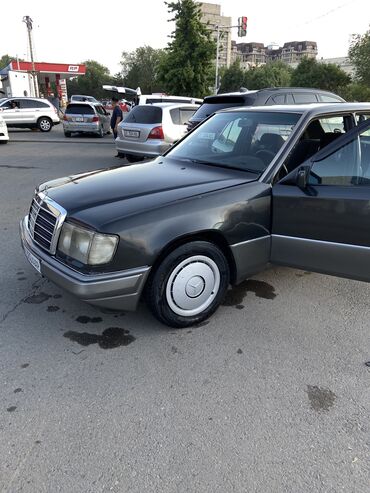 Mercedes-Benz: Mercedes-Benz E-Class: 1992 г., 2 л, Механика, Бензин, Седан
