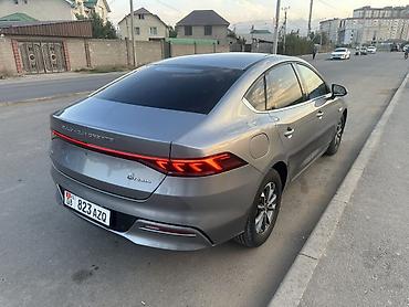aion v plus: BYD Qin: 2023 г., 1.5 л, Гибрид, Седан — 3