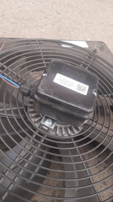 Ventilyatorlar: Sənaye tipli divar ventilyatoru - Korpus: kvadrat metal panel, ön — 5