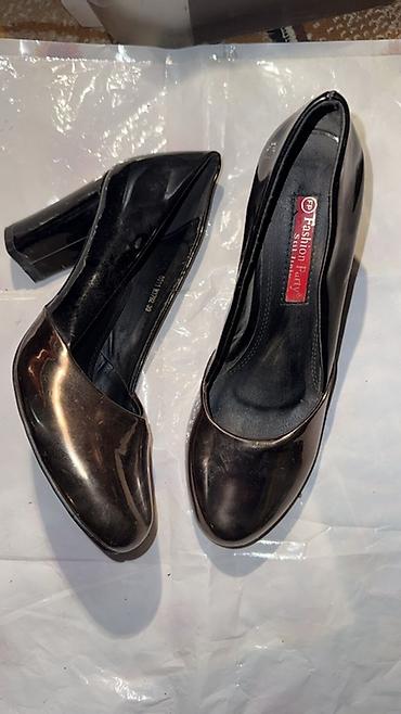 Босоножки, сандалии, шлепанцы: Женская обувь — два варианта. 1) Сандалии с декором - Размеры: 37 и — 42