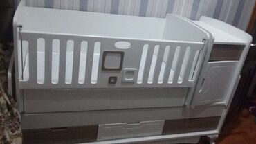 Beşiklər: Oğlan və qız üçün, Yeni, Dördbucaq, Beşik, Dəstsiz, Matras ilə, Yellənmə mexanizm ilə