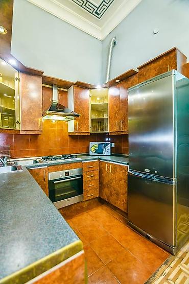 Günlük kirayə mənzillər: 4 otaqlı — 10