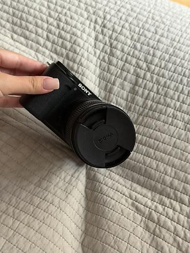 4k: Беззеркальная камера Sony ZV‑E10 с поворотным экраном и набором — 3