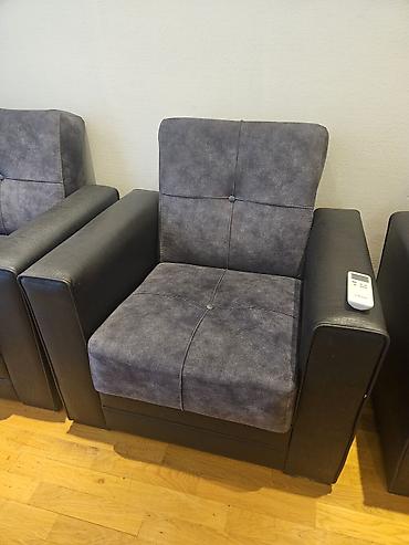 divan krislo: 1 divan 2 kreslo satılır 250 manat. Divanın ölçüləri: 110 ×225 sm. 2 — 2