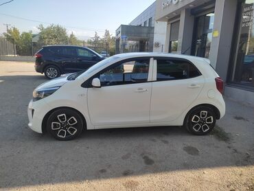 продаю в связи с переездом: Kia Morning: 2017 г., 1 л, Автомат, Бензин, Седан