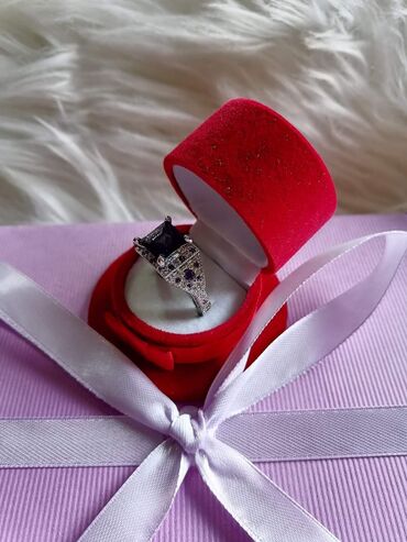 Prstenje: Cena 1300din — 8