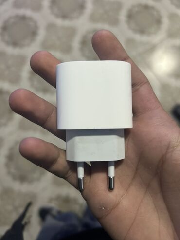 apple komputer qiymetleri: Simsiz şarj cihazı Apple, 20 Vt