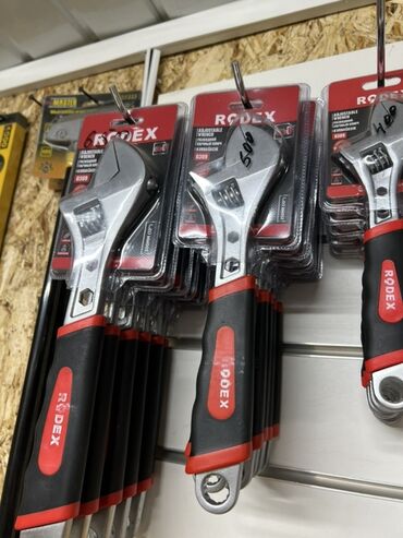 Другие инструменты: Разводной ключ Rodex модели 8209 предназначен для работы с крепежными