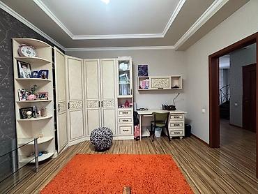 Долгосрочная аренда домов: 200 м², 4 комнаты, Утепленный, Теплый пол, Парковка — 18