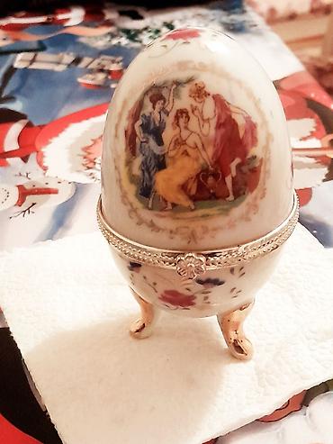 Sandıqlar: Porcelan yumurta formalı bijuter qutusu - Material: parlaq ağ — 1