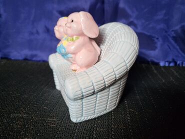 Ostali kućni dekor: Porcelanska nova sparkasa,ukras,vintaz. Visina. 10cm — 5