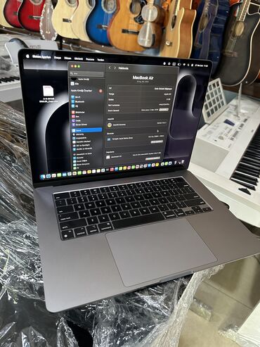 Akustik gitaralar: MacBook Air 15.3 İnç Cox Az İşlenib Tezeden Secilmir Elaqe