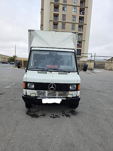 karavan maşınlar: Yükdaşıma üçün Mercedes-Benz furqon tipli yük maşını Xüsusiyyətlər: - — 2