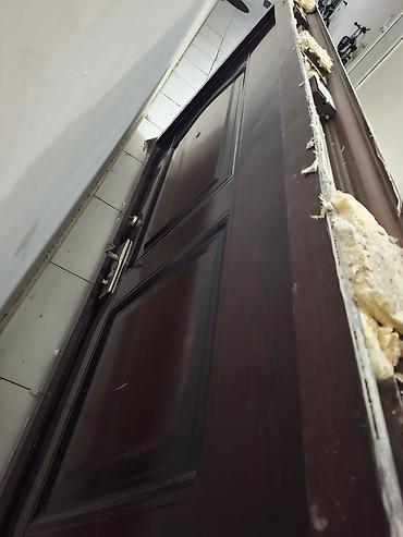 mebeı: Demir qapıdır,gozluk yeri islek veziyyetdedir,acarla daxil olma — 1