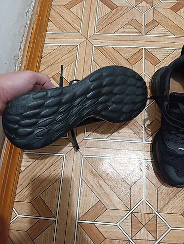 nike react: Кроссовки мужские, черные, размер US 9 / EUR 42½ / CN 265 (указано на — 3