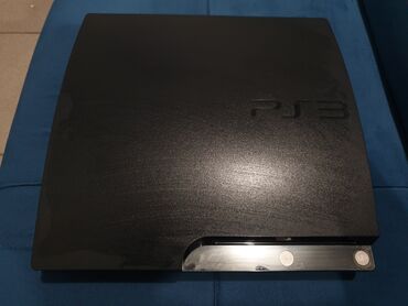 plesteşın 3: PlayStation 3 Slim Əla vəziyyətdədir. İçərisində 8 ədəd oyun var evdə