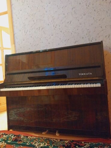pianino gence: Satılır.450m