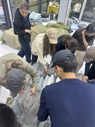 Сырт кийим: 2+ 1 в подарок Женская укороченная пуховая куртка с капюшоном - — 4