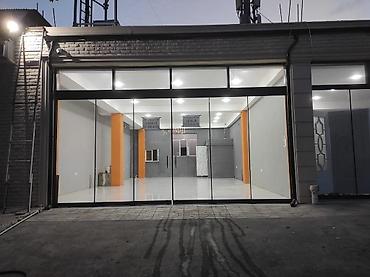 xalqlar restoranlar: Bakı şəhərinin yeni Günəşli qəsəbəsi (şir heykəlinin yanı) İlqar — 1