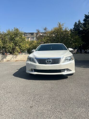 xacmaz heyet evleri: Toyota Camry: 2.5 l | 2012 il Sedan