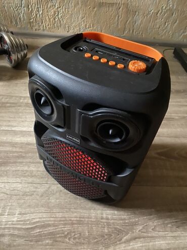 скупка старых бойлеров: Колонка Bluetooth speaker легкий в хорошем состоянии, радио ловит
