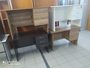 Ofis masaları: Yeni, İşçi üçün, Künc masa — 2