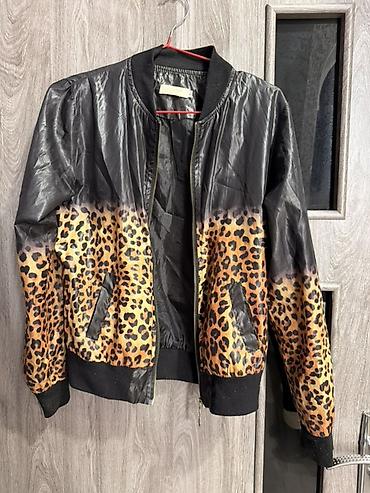 topdan saat satisi: Qadın bomber gödəkçə – leopard naxışlı - Dizayn: Üstdən qara, alt — 2