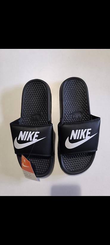 Sandale i papuče: Nike i druge sportske papuče – više modela i dezena Opis: - Sportske — 11