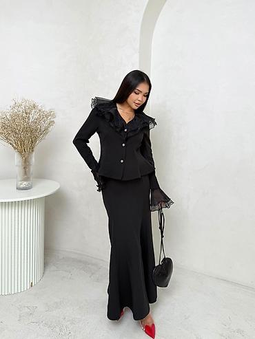 Костюмы с юбкой: Шикарная двойка из ткани «Барби». Комплект состоит из приталенного — 7