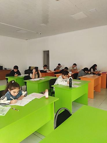 письменный стол для школьника: Журнальный стол, Б/у, Нераскладной, Квадратный стол — 6