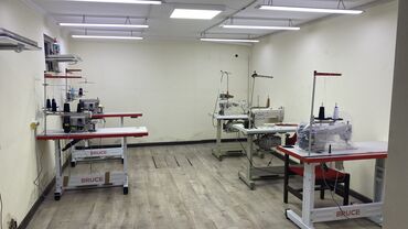 центральная мечеть: Продаю Магазин В жилом доме, 25 м², Старый ремонт, 1 этаж
