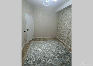 срочно продаётся 1 комнатная квартира в районе ошского рынка: 1 бөлмө, 39 кв. м, Элитка, 7 кабат, Дизайнердик ремонт