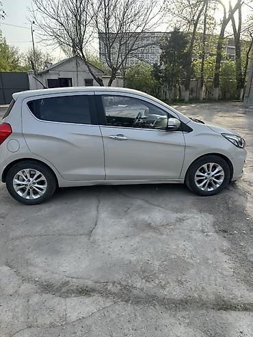 Chevrolet: Chevrolet Spark: 2018 г., 1 л, Вариатор, Хэтчбэк — 4