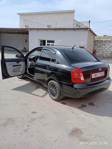 afdamabilər: Hyundai Accent: 1.4 l | 2008 il Sedan
