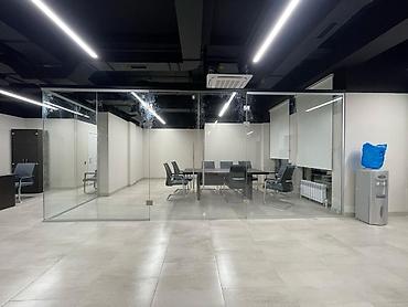 Перегородки на заказ: На заказ Цельностеклянная перегородка, Для офиса, Бронированное стекло, Монтаж, Демонтаж, Бесплатный замер — 4