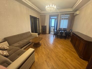 gencede kirayə ev: Nerimanov Rayonu 45 nömreli mekteble üzbeüz WhatsApp aktiv Metroya