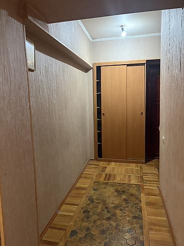 Батирлер: 3 бөлмө, 8-мкр Риелтор, Жаныбарлары жок, 1 жылдан баштап, Толугу менен эмереги бар — 10