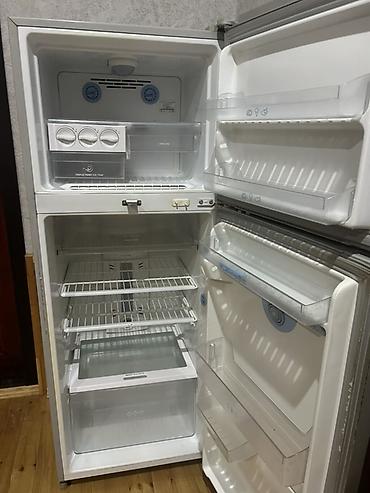 vafli qabi: LG iki qapılı soyuducu (üstdə dondurucu) Xüsusiyyətlər: - Rəng — 2