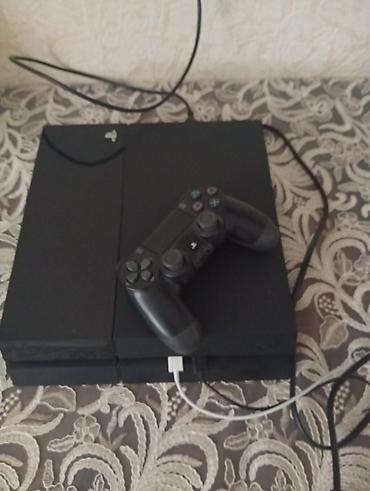 Video oyunlar və konsollar: PlayStation 4 (PS4) oyun konsolu - Model: PlayStation 4 - Rəng: Qara — 1