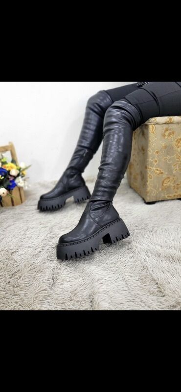 qadın bot: Qadınlar üçün qalın platformalı qara çəkmələr 1 defe geyinilib Razmer