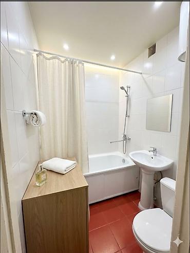 1 комната, 35 м², Учкун мкр Индивидуалка, 2 этаж at lalafo.kg 1 комната, 35 м², Учкун мкр Индивидуалка, 2 этаж