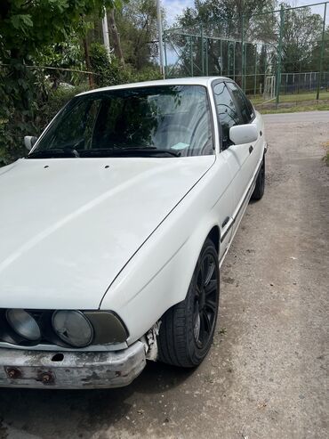 BMW: BMW 5 series: 1992 г., 2 л, Механика, Бензин