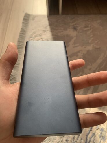 телефон 10000: MI Power bank 10000 mah в отличном состоянии в оригинале 15 wat