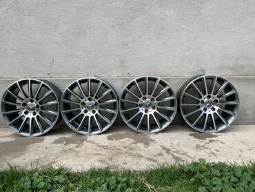 срочно продаю в связи с переездом: Литые Диски R 17 AMG, Комплект, отверстий - 5, Б/у
