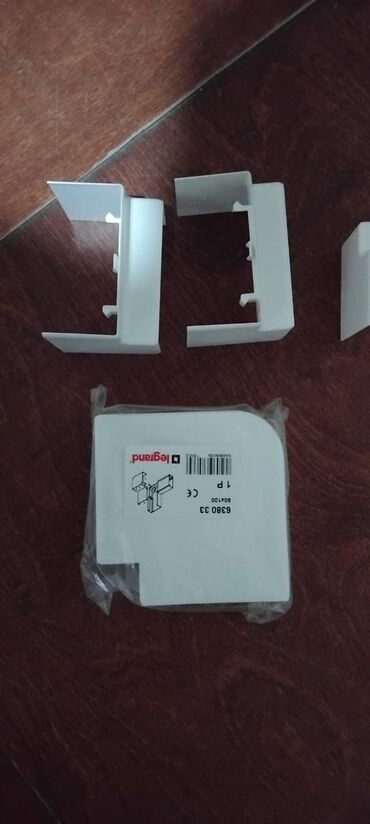 profnastil dam ortuyu: Legrand DLP-S kabel kanalı üçün aksesuar dəsti Model: 6380 33. (