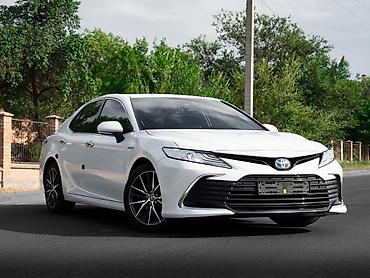 стратер: Toyota Camry: 2023 г., 2.5 л, Автомат, Гибрид, Седан — 3