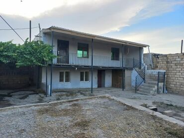 balakende satilan evler: Korgöz qəs. 3 otaqlı, 80 kv. m, Orta təmir